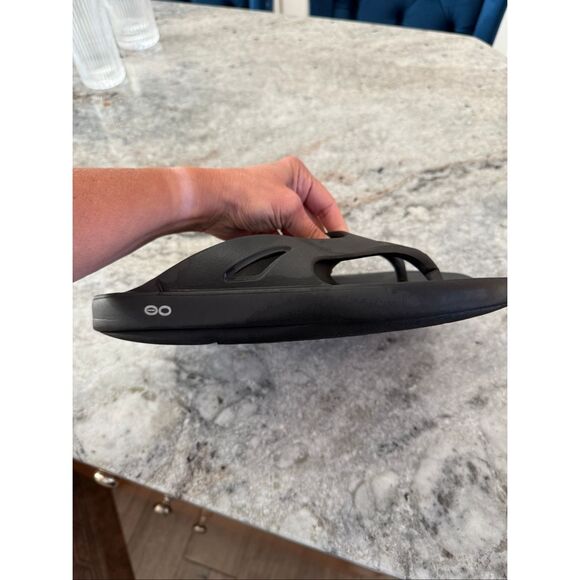 Unisex Black Oofos Orthopedic FlipFlops M11/W13 - Picture 7 of 7